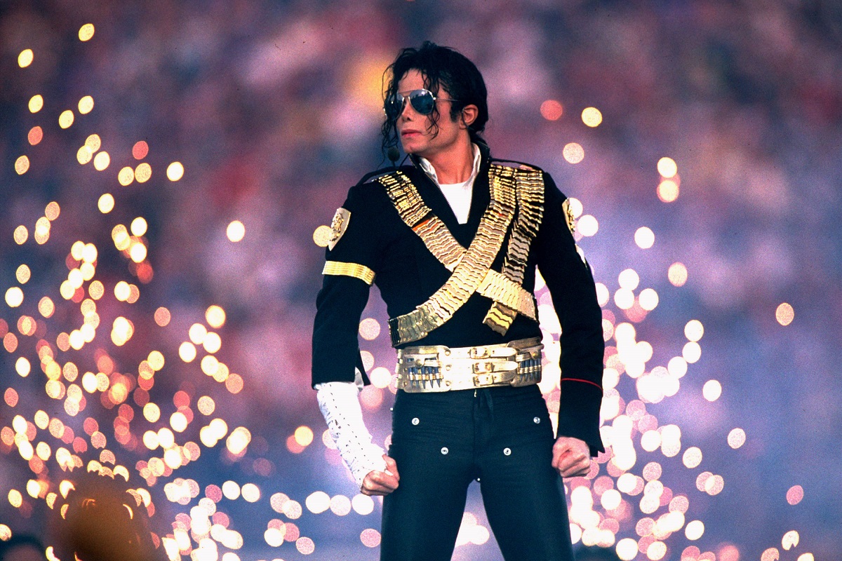 A halftime spectacular featuring Michael Jackson wows a SB XXVII crowd of better than 98,000 at the Rose Bowl in Pasadena on 1/31/1993. ©Al Messerschmidt/Getty Images Photos (Photo by Al Messerschmidt/Getty Images)