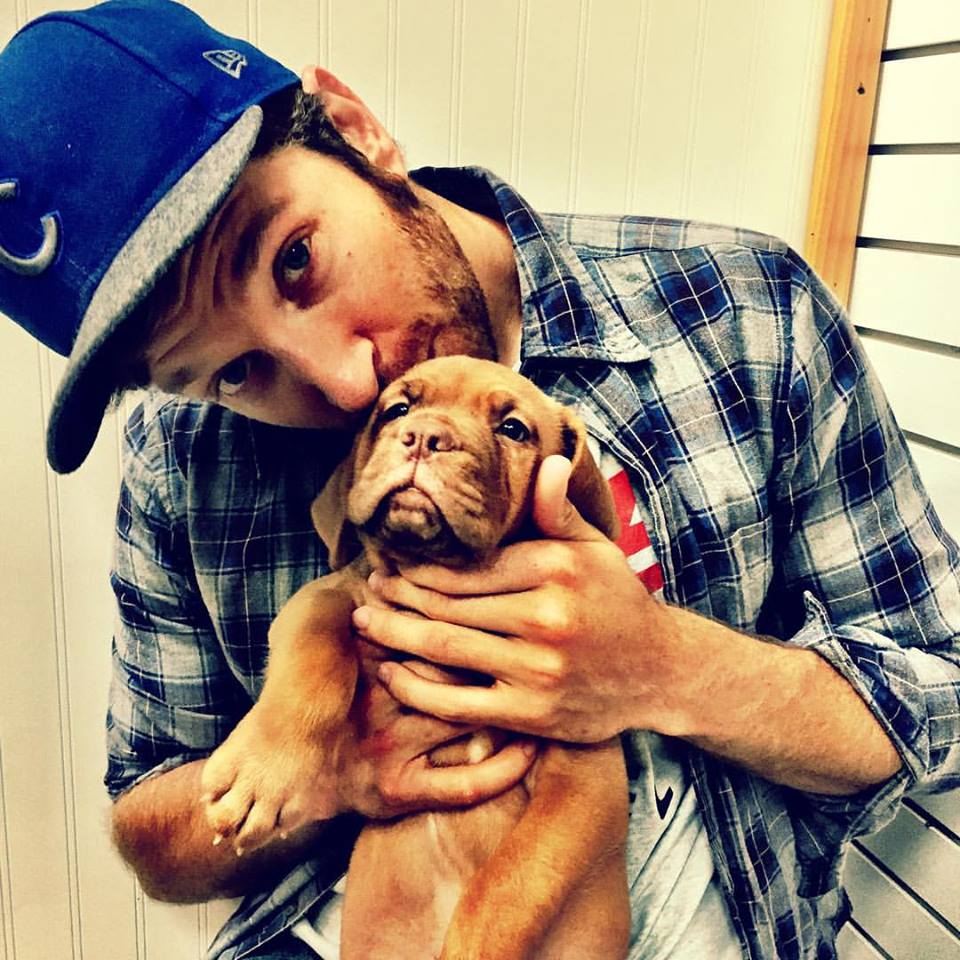 Brett Eldredge with puppy