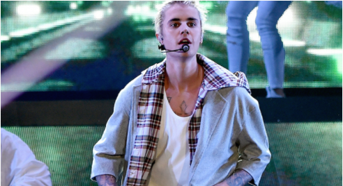 Kanye West admits that he’s a Justin Bieber fan.