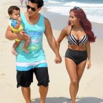 Mama Mia! Snooki and family enjoy a stroll on the beach! They look super happy, good for them!