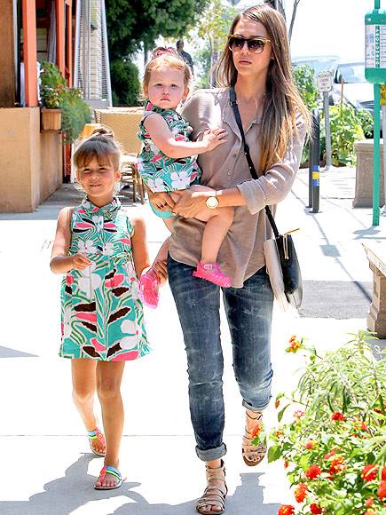 Jessica Alba carts around her two matching cuties, Honor and Haven!