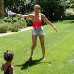 Bey and Blue Ivy enjoy some outdoor time with BUBBLES! I love when celebs do normal activities...