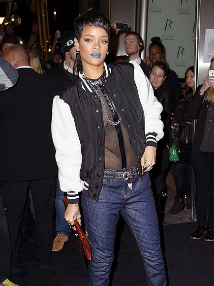 Rihanna’s pout gets decked out in blue! Love it?