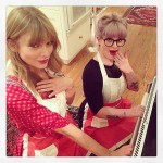 Taylor Swift and Kelly Osbourne are domestic divas in this candid shot! Super cute!