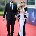 Newlyweds Chad Kroeger and Avril Lavigne strut the red carpet together. Starting to warm up to this couple...