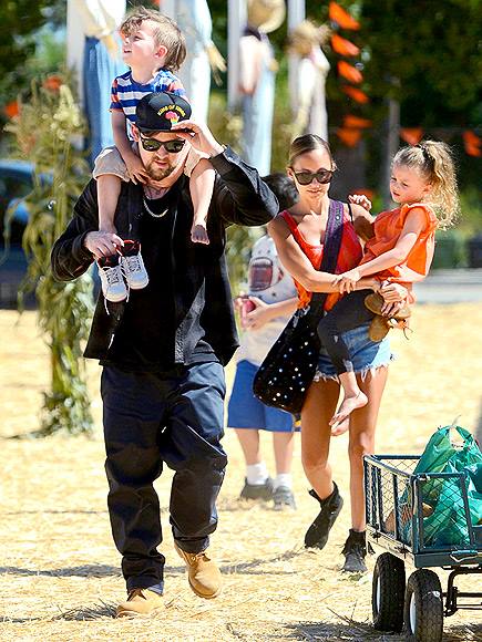 Nicole Richie, Joel Madden, Sparrow, and Harlow are getting ready for Halloween with a trip to the pumpkin patch! Looks fun!