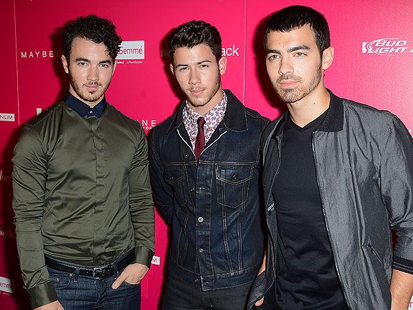 The Jonas bros have cancelled their tour due to “creative differences.” The real problem may be that it’s no longer 2007…