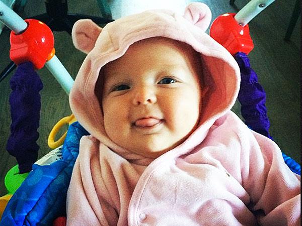 Babies in cute outfits turn any bad day into a much better one. Check out Winnie, Jimmy Fallon’s little girl. What a lovely face!
