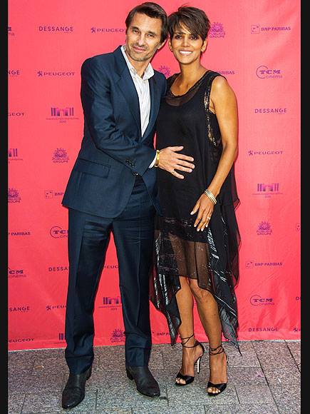 A BIG congrats goes out to Halle Berry and husband Olivier Martinez! They welcomed a baby boy into the world yesterday! :)