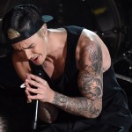 Who Did Justin Bieber bring to the Grammy Awards?