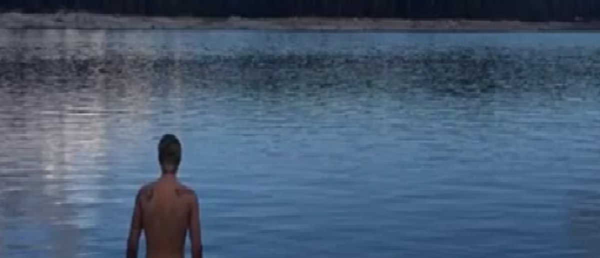 Justin Bieber goes skinny dippin on Vacation…shares photo . . .