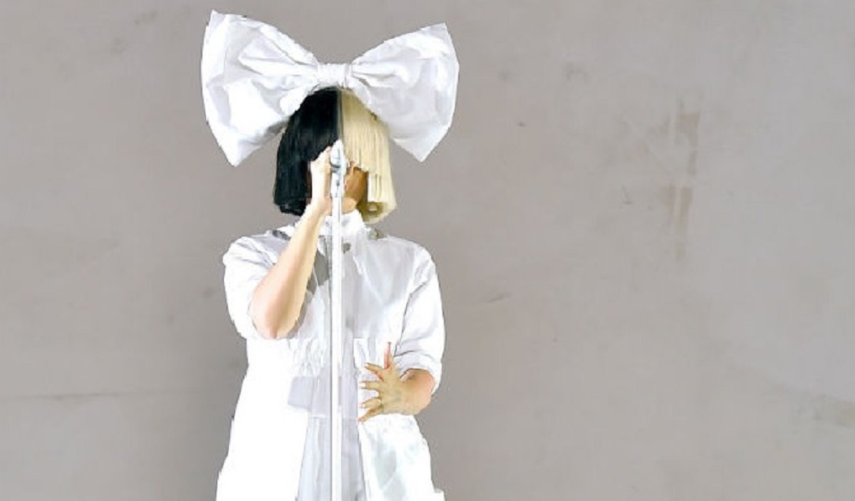 Sia delivers amazing performance at Coachella 2016