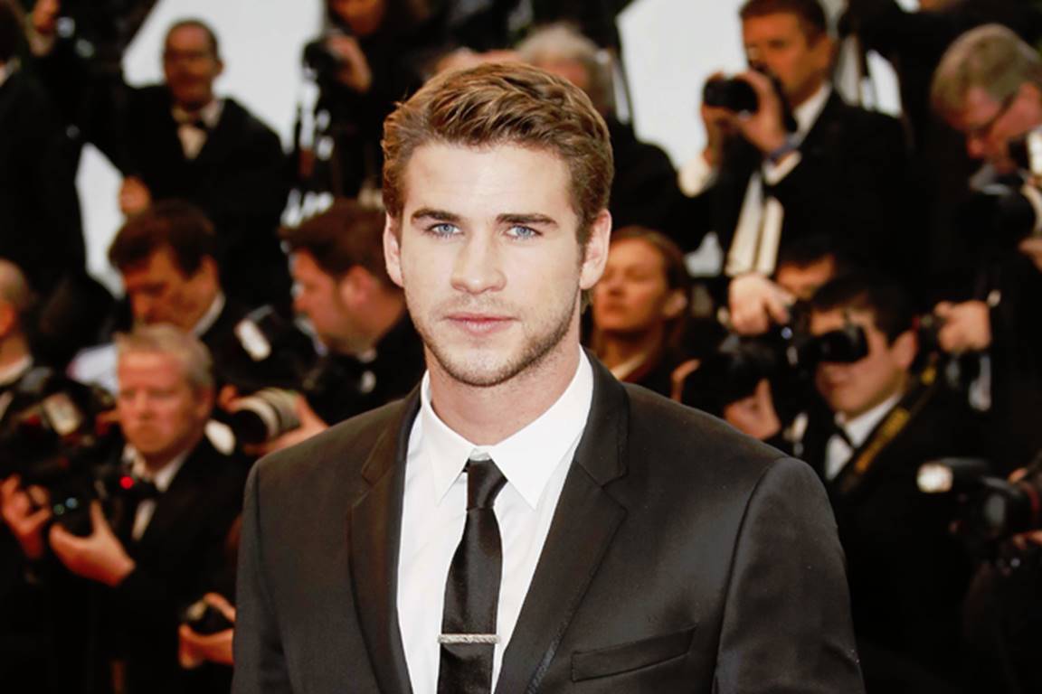 7 Swoon-Worthy Pictures of Liam Hemsworth [Gallery]