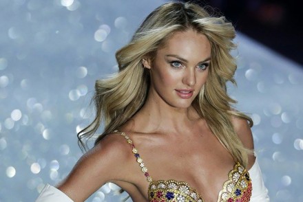 A Very Pregnant Candice Swanepoel Shows Off Her Baby Bump!