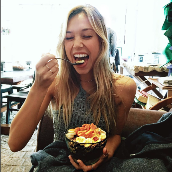 5 Facts About Alexis Ren That Instagram Doesn't Show You ... - 601 x 599 png 585kB