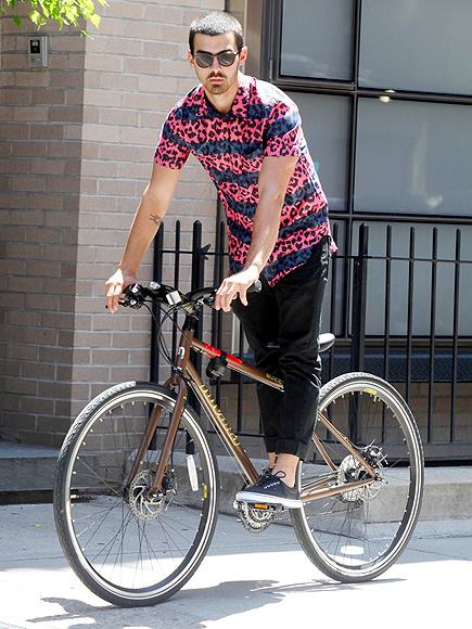 Joe Jonas’ bright leopard-print shirt: Hot or Not?