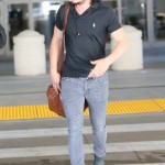 Kit Harrington (aka Jon Snow from 'Game of Thrones') dons a pair of tight skinny jeans. Should the skinny jean fad go the way of Craster and...