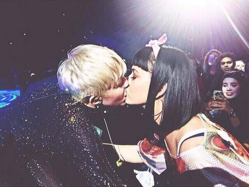Lovers’ quarrel? Katy Perry, Miley Cyrus fight post-make out
