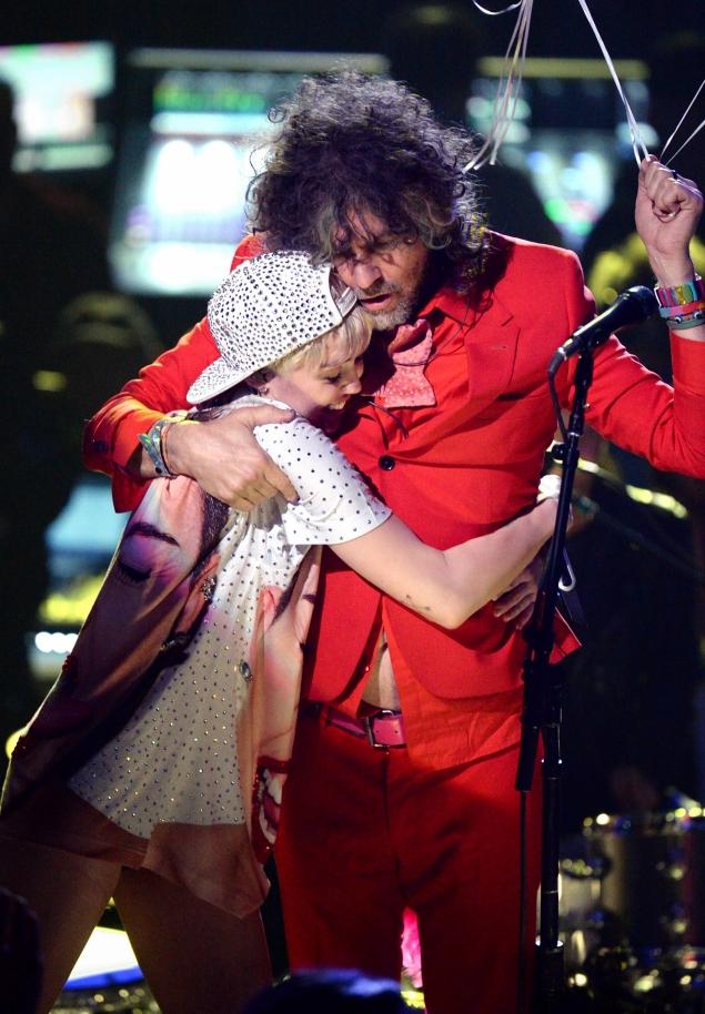 Miley Cyrus: Flaming Lips & the Tat Cat