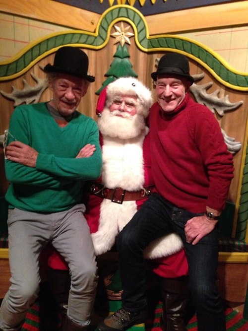 Patrick Stewart & Ian McKellen Pose with Santa!