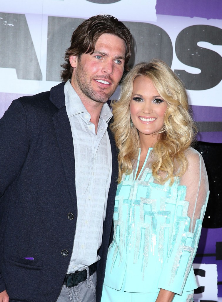 Carrie Underwood Announces Her PREGNANCY!