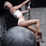 Miley Cyrus: Wrecking Ball (Chatroulette Version)... Hysterical!