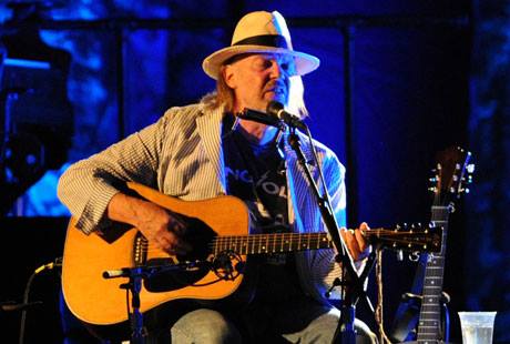 Jack White and Neil Young have teamed up on an album of their favorite covers … Read more here: