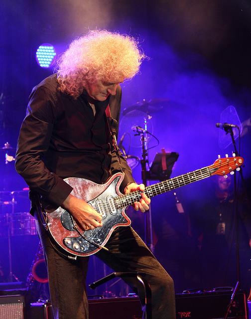 Brian May says Sacha Baron Cohen is no Freddie Mercury … Why he doesn’t want Cohen to play the Queen singer here: http://bit.ly/1b07E0N