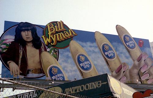 Here’s 11 rock billboards from the Sunset Strip: http://rol.st/192vbQt