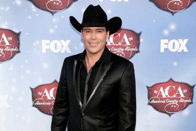 This country star is spending Christmas Day helping our returning veterans. Get the details: