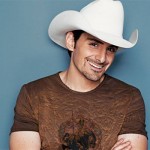 Brad Paisley has the cure for the winter blues and brought it to Nashville's Bridgestone Arena Saturday night . His 