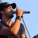 Luke Bryan Parties Again During Spring Break in Florida! Check it out: