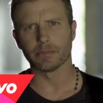 Dierks Bentley‘s single ‘I Hold On’ has been officially certified gold, with over 500,000 downloads. ‘I Hold On,’ off of