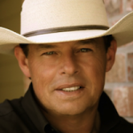 This country singer is offering fans an online exclusive! Check it out: