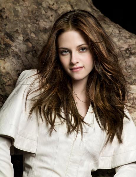 Kristen Stewart will be on MTV tonight to give a sneak peak of ‘Snow White and the Huntsman!’