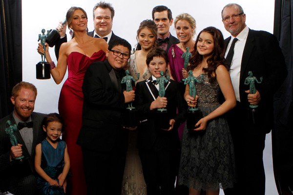 Modern Family wins Screen Actors Guild Award for ensemble for a comedy series Sunday night. Beating 30 Rock, The Big Bang Theory, Glee,