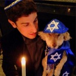 Ha Ha - Jason Biggs threw his dog a 'BARK' Mitzvah
-Do you think it will catch on as the thing to do? ;)