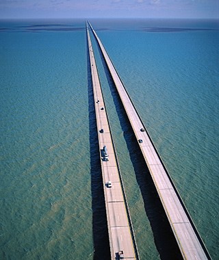 You haven’t seen human engineering like this before! Here are 13 of the world’s longest bridges: