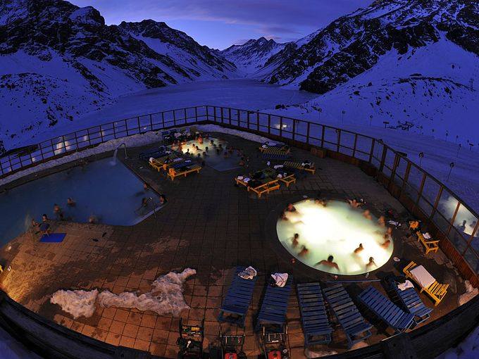 What’s better than a day of skiing? The evening soak at these spectacular resort pools and tubs