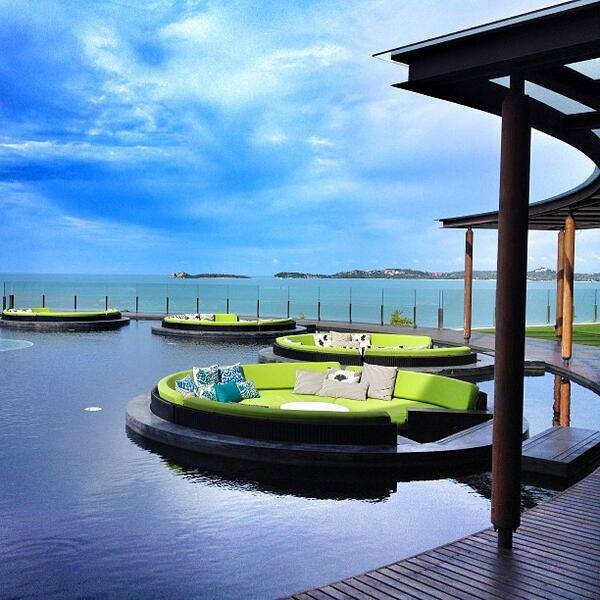 Spend the day at your own private infinity pool in Koh Samui. Here’s your travel guide: