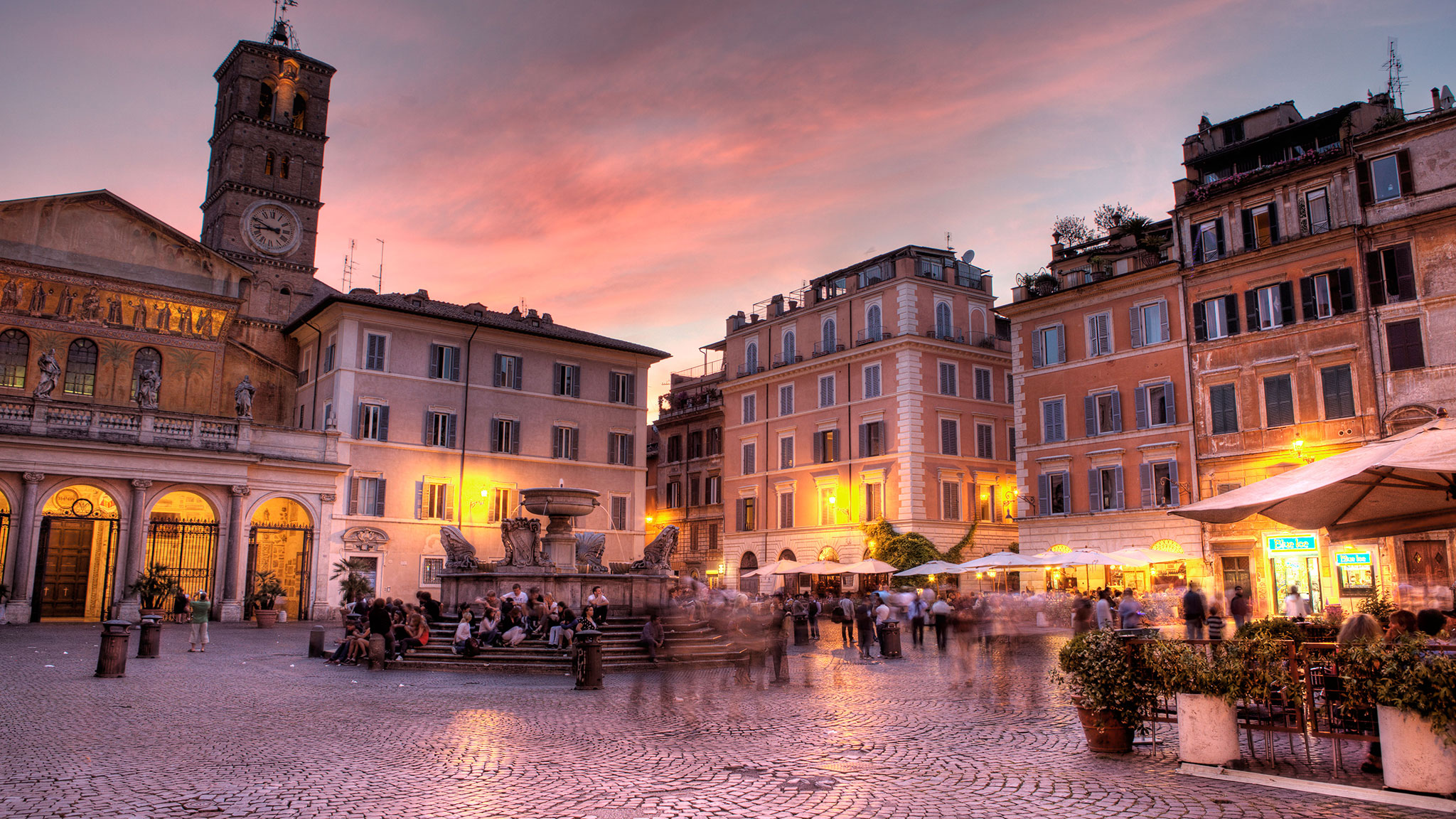 Four neighborhoods where you can escape the tourists in #Rome: 

Click here: