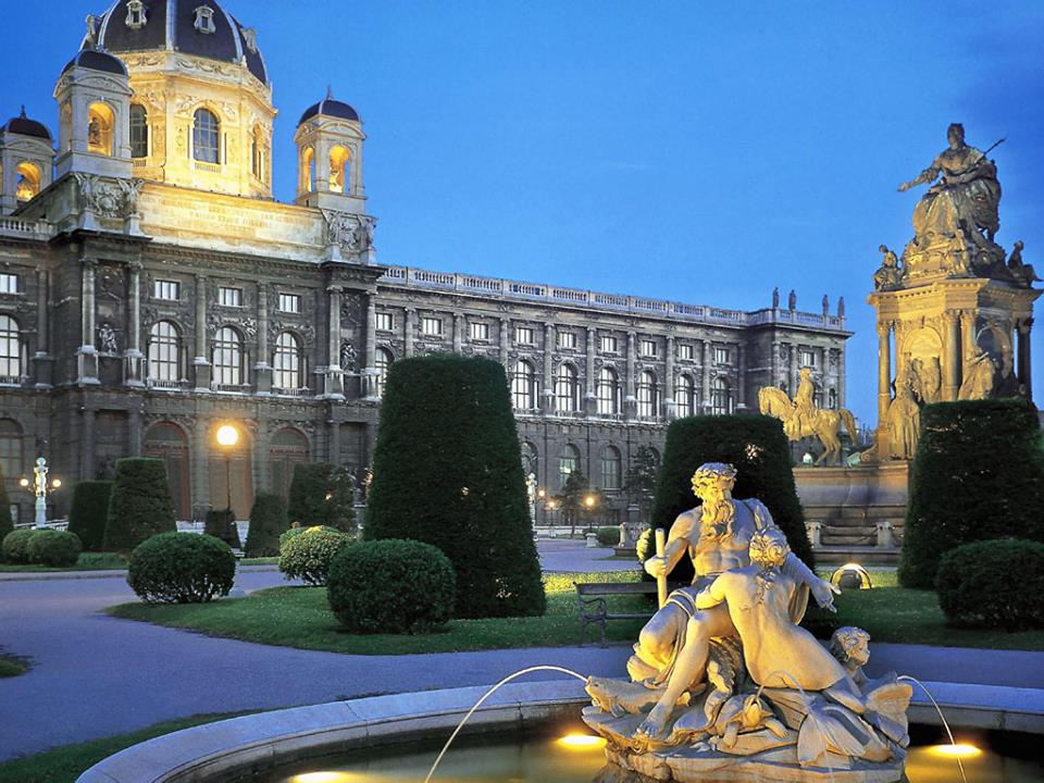 Where big shots eat and drink in Vienna!: