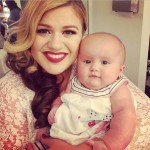 Kelly Clarkson with river rose