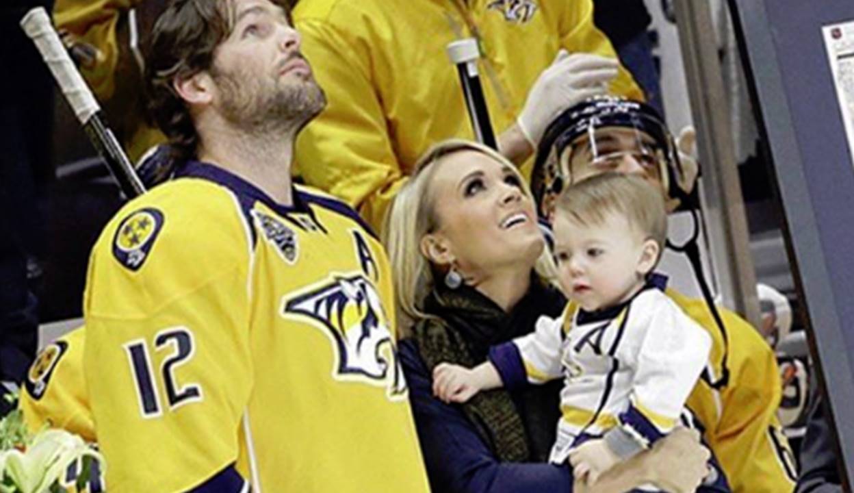 carrie underwood and mike fisher with isaiah