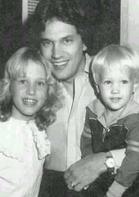 george strait with children