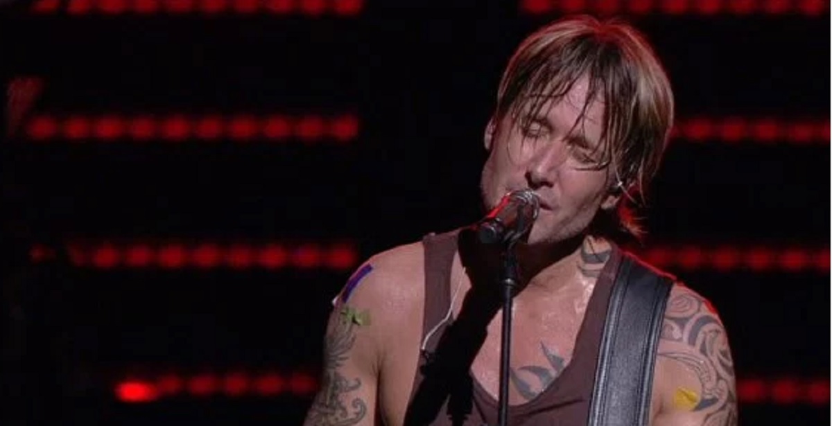Keith Urban performs “One” for Orlando Victims