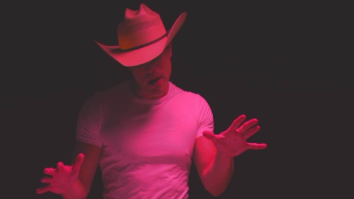 Dustin Lynch Music Video for his song Seein’ Red