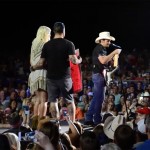 Brad Paisley Reveals The Gender Of A Couple's Baby Onstage