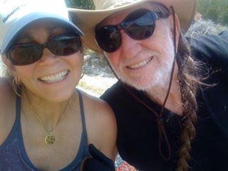 willie nelson and wife annie d'angelo outside