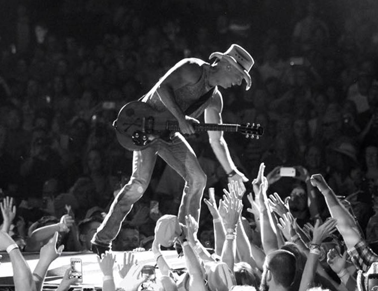 kenny chesney in concert